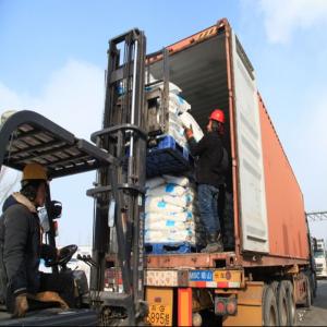 Nhà sản xuất Trung Quốc Flakes / Pearls / Solid 99% (Sodium Hydroxide, NaOH) Caustic Soda