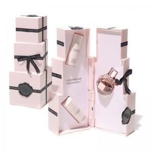 Bánh hình hộp thiết kế xinh xắn đặt hộp đựng kẹo