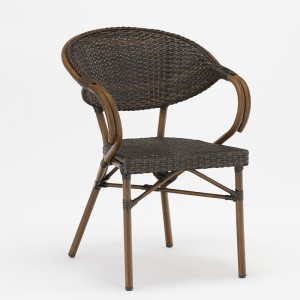 Bàn ghế mây nhôm vuông đặt với giả tre và kính cường lực