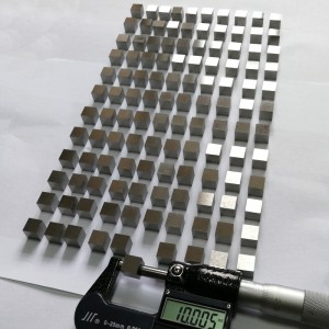 Khối kim loại vonfram tinh khiết