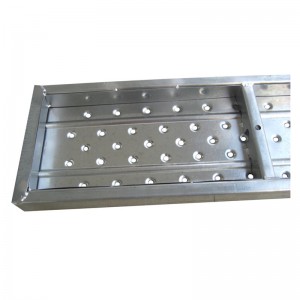 Ván thép mạ kẽm 240 chiều rộng với bên trong đóng