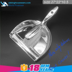 Cây chổi quét bụi cỡ trung Akbrand với chổi tráng bạc