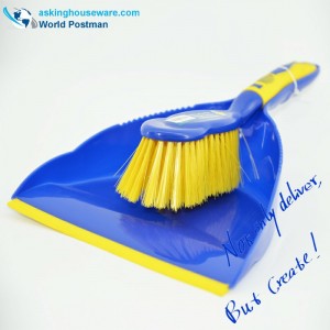 Chổi quét bụi Akbrand với chổi TPR tại Tay cầm TPR của Dustpan