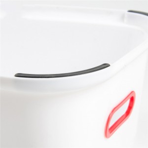 Bước nhựa cho trẻ em, hoàn hảo cho việc đào tạo bô và sử dụng phòng tắm