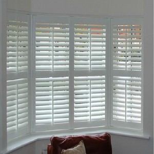 cửa chớp nhựa PVC và các thành phần làm cho cửa sổ