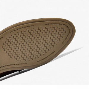 Gia đình áo trắng