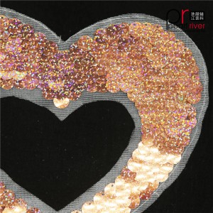 miếng dán hình trái tim màu hồng