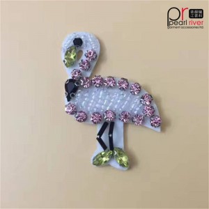 thiết kế độc đáo hạt nhựa rhinestone patch may với keo truyền nhiệt tùy chỉnh