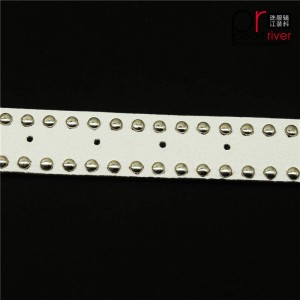 Thắt lưng da trắng mới nhất với khóa kim loại