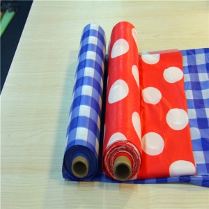 Khăn trải bàn bằng nhựa PVC dùng một lần với cuộn không dệt