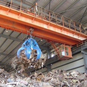 Cần cẩu đôi trên không với Grab