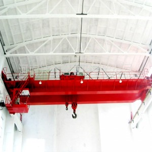 Cần cẩu chống cháy nổ