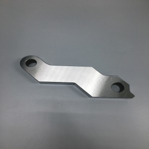 Các bộ phận kim loại với quá trình cắt dây