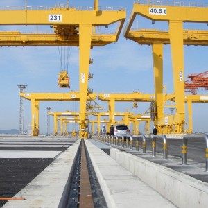 Cổng trục dầm đôi hình chữ U