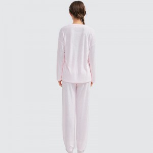 Bộ đồ pyjama thêu bằng vải tre
