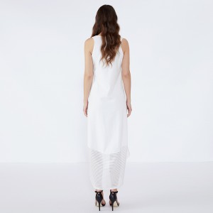 Quần áo nữ màu trắng