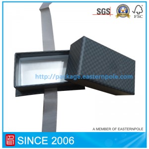 Hộp bao bì sang trọng màu đen với đế và ruy băng