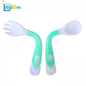Amazon Hot Sale Đồ dùng cho em bé Đồ dùng đào tạo Nĩa và thìa cong Tay cầm thìa và dĩa cho trẻ sơ sinh du lịch