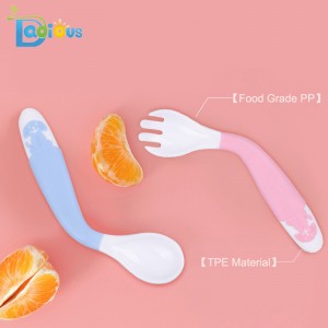 Mới đến Thìa bé học tập và nĩa BPA Đồ dùng cho trẻ sơ sinh bằng nhựa miễn phí có thể uốn cong