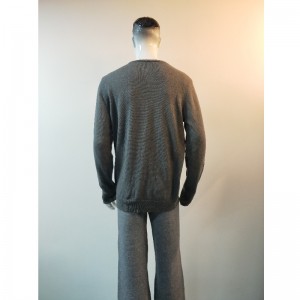 GRAY WOLF-IN SWEATER RLMS0057F