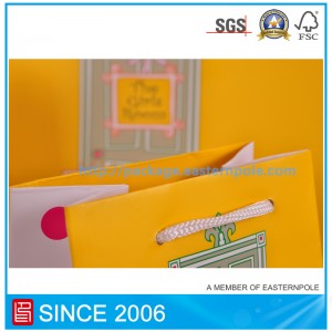 Túi giấy quà tặng đáng yêu