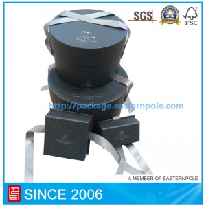 Hộp sô cô la tròn sang trọng với ruy băng