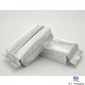 Túi đựng nước bằng bạc thường và vòi vệ sinh phía nhánh với van pha cà phê