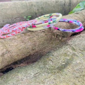 Dây kim loại dễ thương Trên da