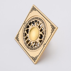 Hoa văn màu đen che giấu vòi hoa sen vuông phòng tắm sàn cống