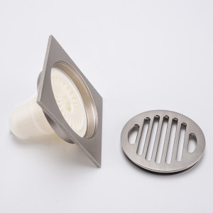 Nhà vệ sinh bằng đồng có vòi sen sàn