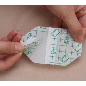 Mặc quần áo trong suốt