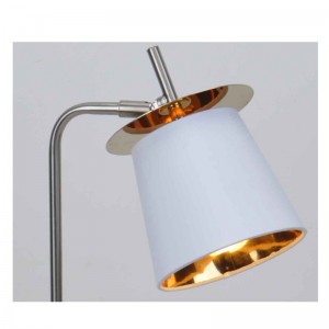 Đèn bàn với bóng vải và tấm trang trí