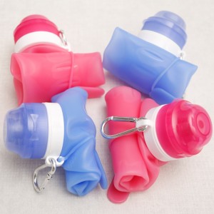 Chai nước trong dòng tưởng tượng chai sữa có sữa có bọt