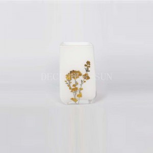 Trắng vuông với các phụ kiện phòng tắm kính decal vàng với giữ bàn chải đánh răng