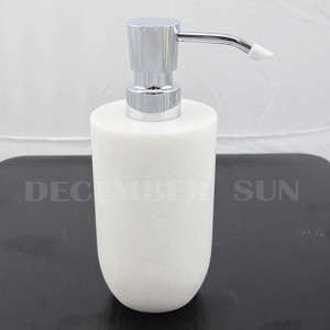 Bộ đồ tắm bằng đá cẩm thạch trắng tinh khiết