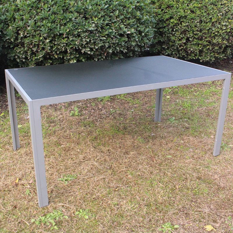 Bàn hình chữ nhật