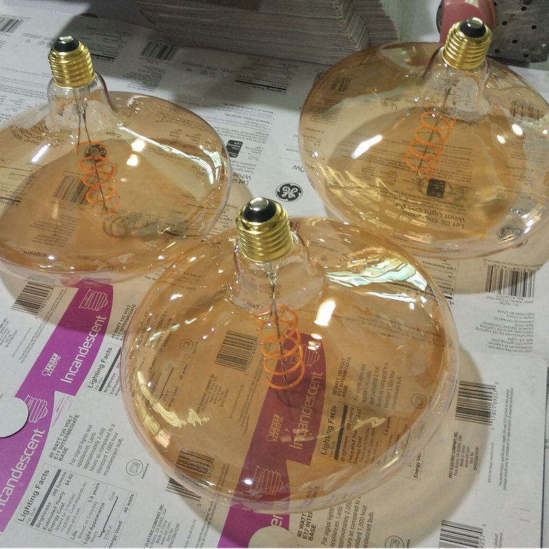 Buôn bán nóng UFO Hình nấm rõ hình dạng 2200k 4w Bóng đèn hình xoắn ốc lớn