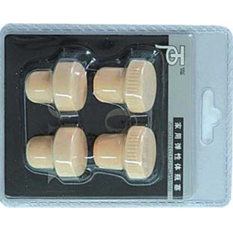 Chai rượu đựng nút chai chứa đầy