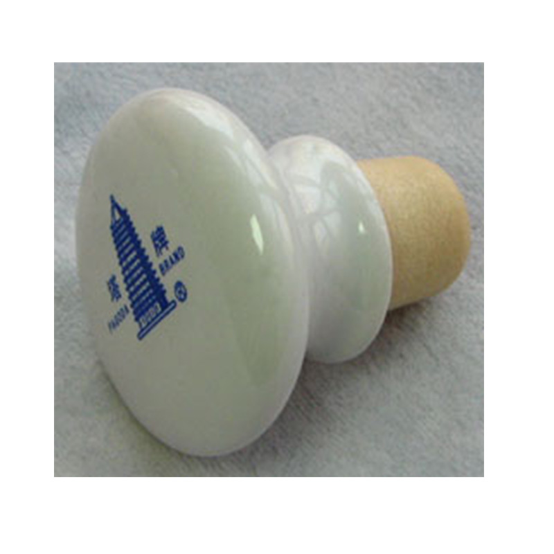 nút chai rượu để chai đựng rượu