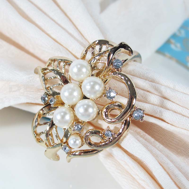 Hot bán nhẫn kim loại thanh lịch và duyên dáng