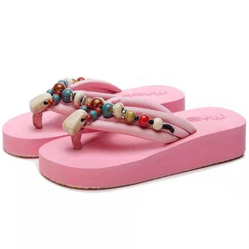 Đưa giày gót lên.