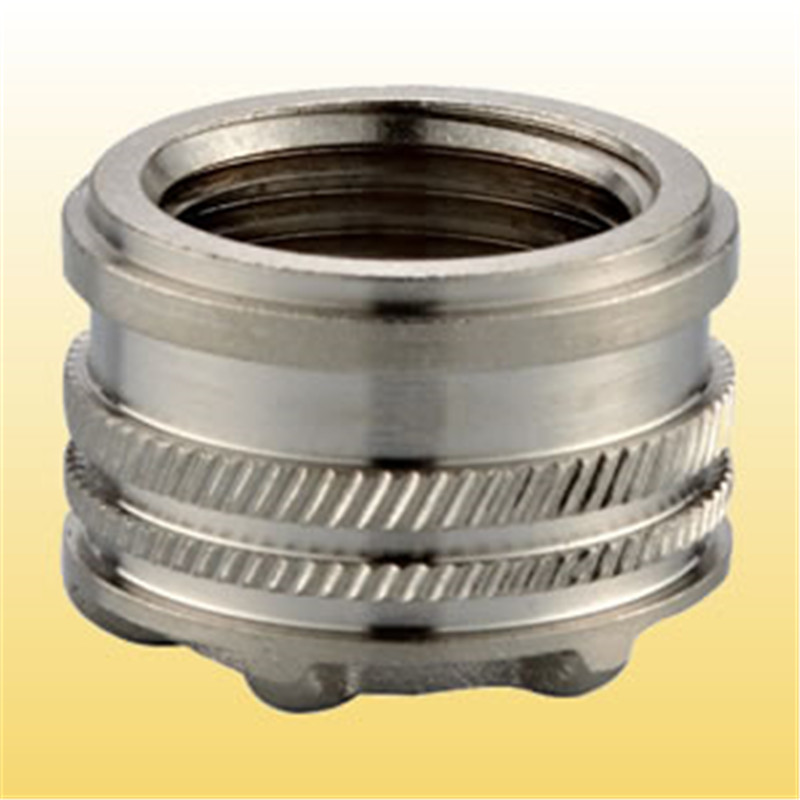 Thiết bị chọc thủng nhựa