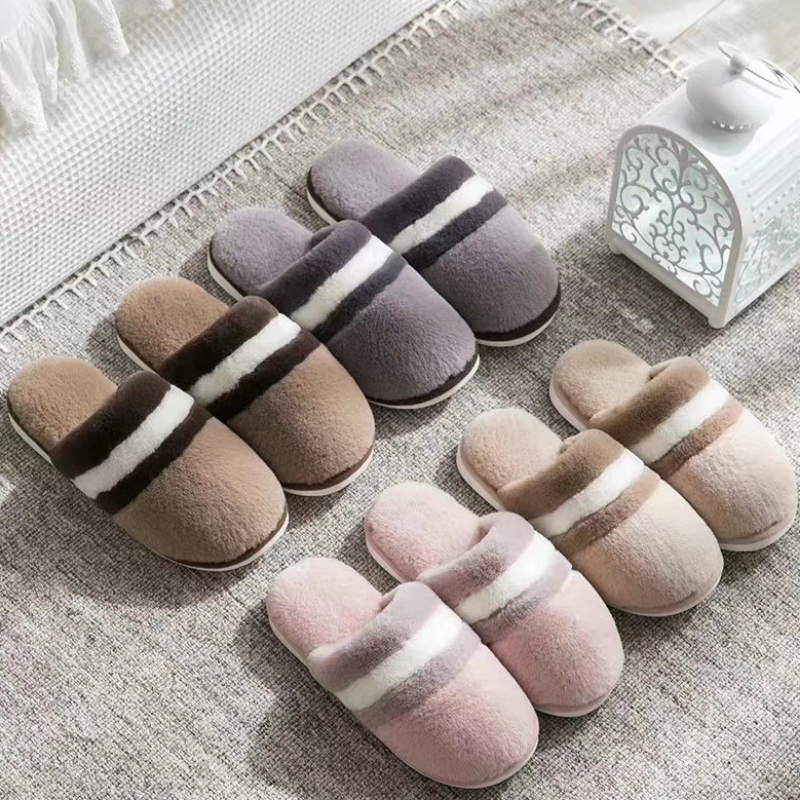 Dép sang trọng trong nhà