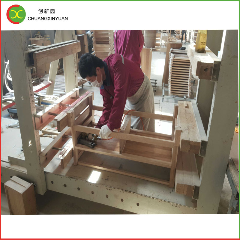 Máy lắp ráp khung đa năng