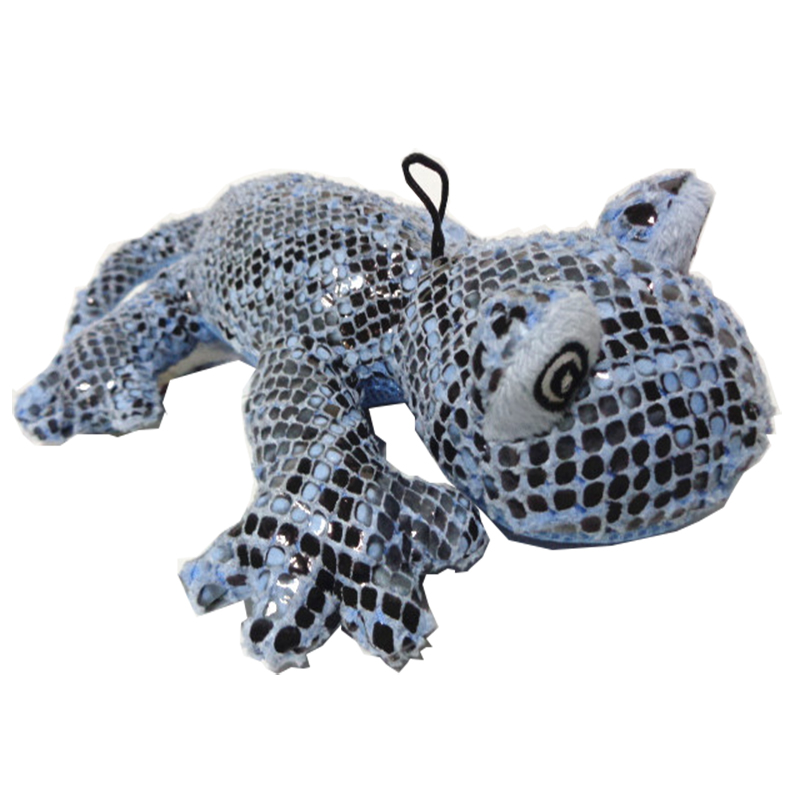 Chó săn tha hóa thú cưng với cái răng rít cho vui