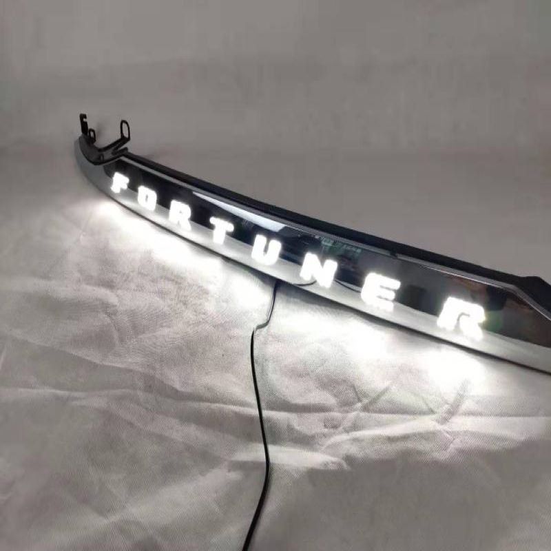Đèn phanh cho xe Toyota Fortuna, Trunk sẽ để lại đèn cho Toyota Fortuna Fortuna.