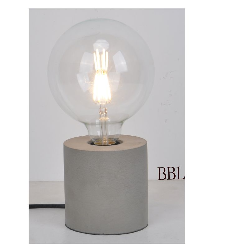 Đèn bàn với đế bê tông cột