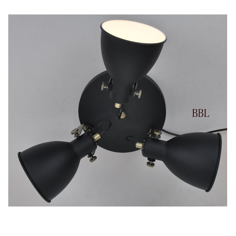 Đèn trần với 3 cái bóng kim loại có thể xoay