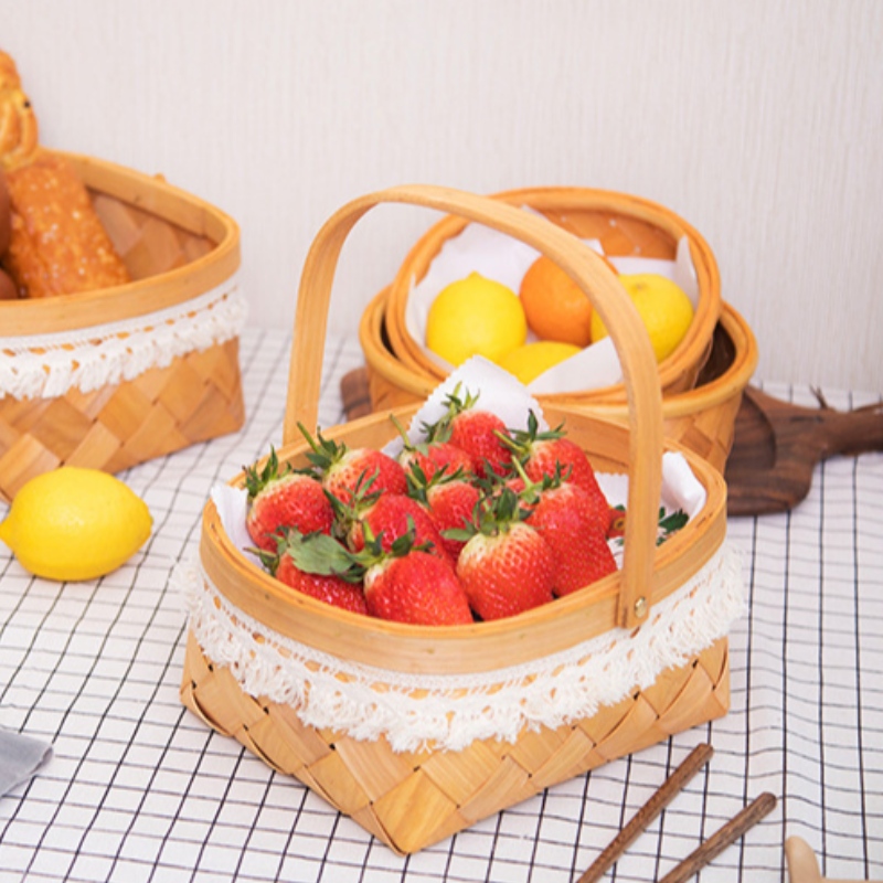 Hộp vải gỗ với chuôi kiếm