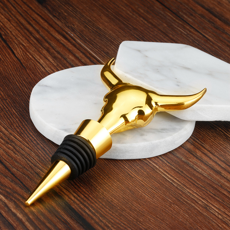 Trang trí kim loại Đầu bò hình rượu